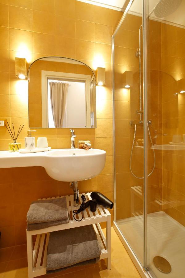 Breathe Liguria - Lucy 1 Bedroom And 1 Apartment In A Newly Renovated Nineteenth-Century Building In The Historic Center Near The Sea La Spezia Luaran gambar
