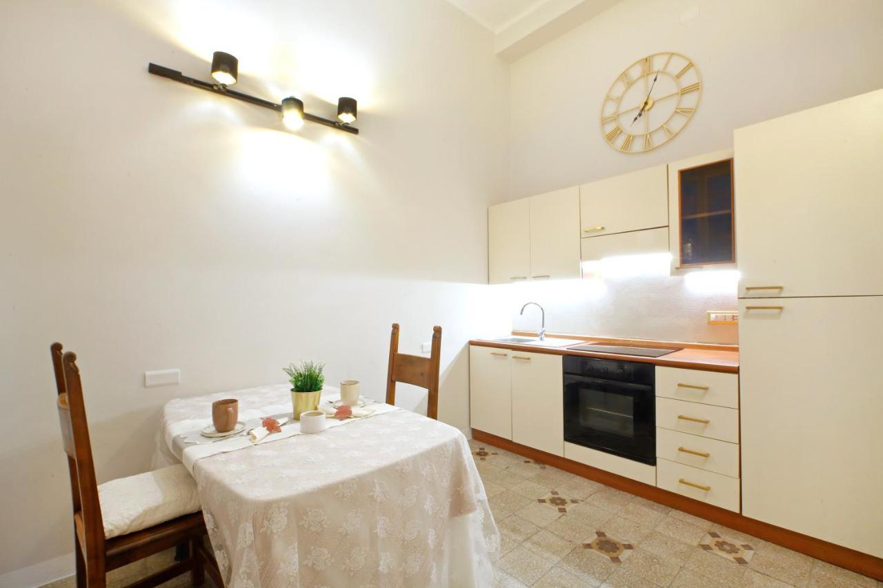 Breathe Liguria - Lucy 1 Bedroom And 1 Apartment In A Newly Renovated Nineteenth-Century Building In The Historic Center Near The Sea La Spezia Luaran gambar